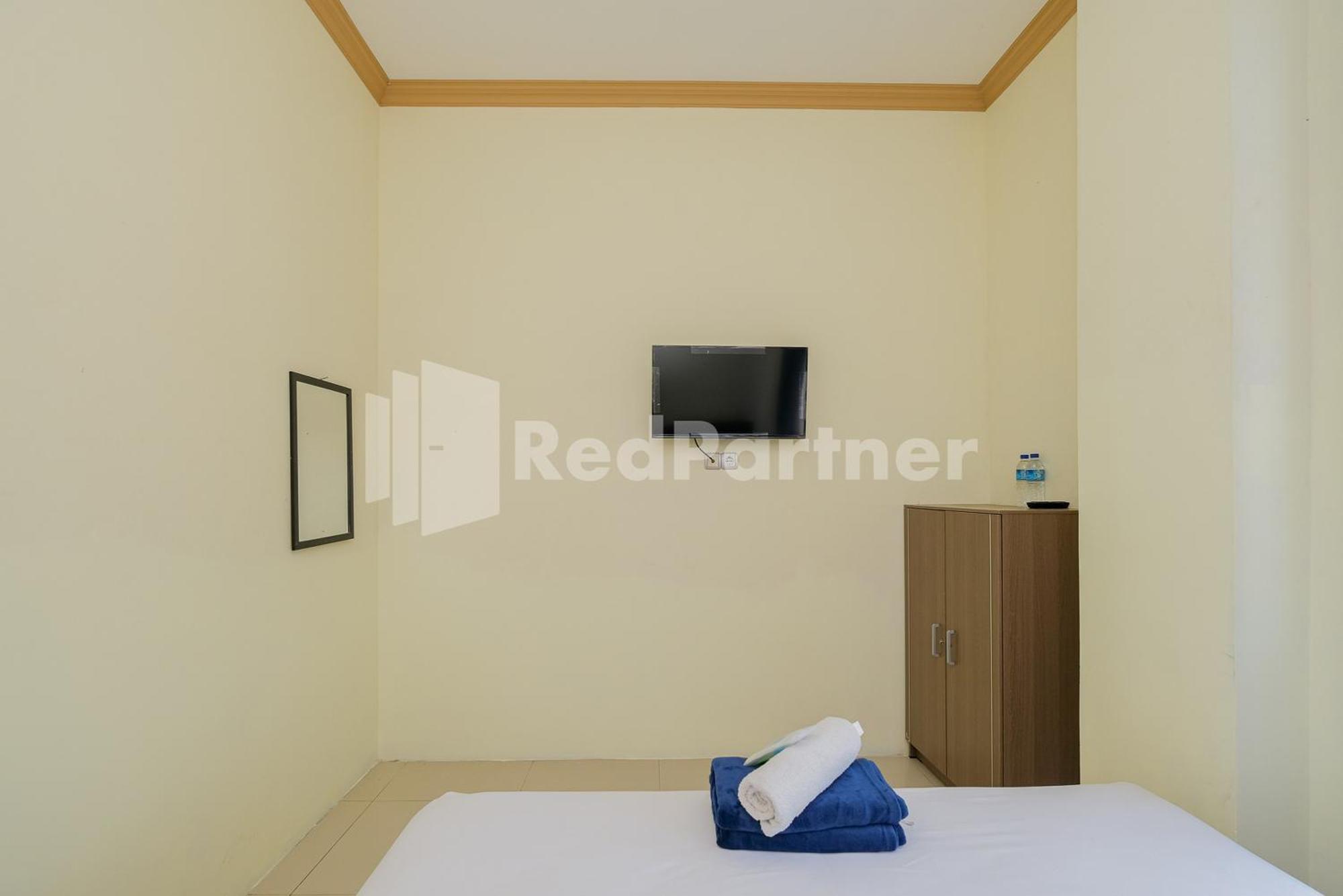 Grand Kencana Guesthouse Syariah Near Wisata Bahari Lamongan Paciran Экстерьер фото