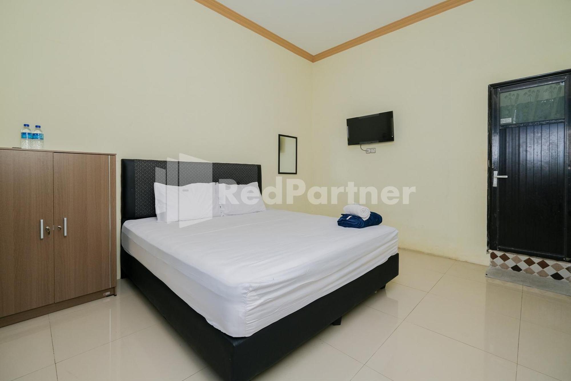 Grand Kencana Guesthouse Syariah Near Wisata Bahari Lamongan Paciran Экстерьер фото