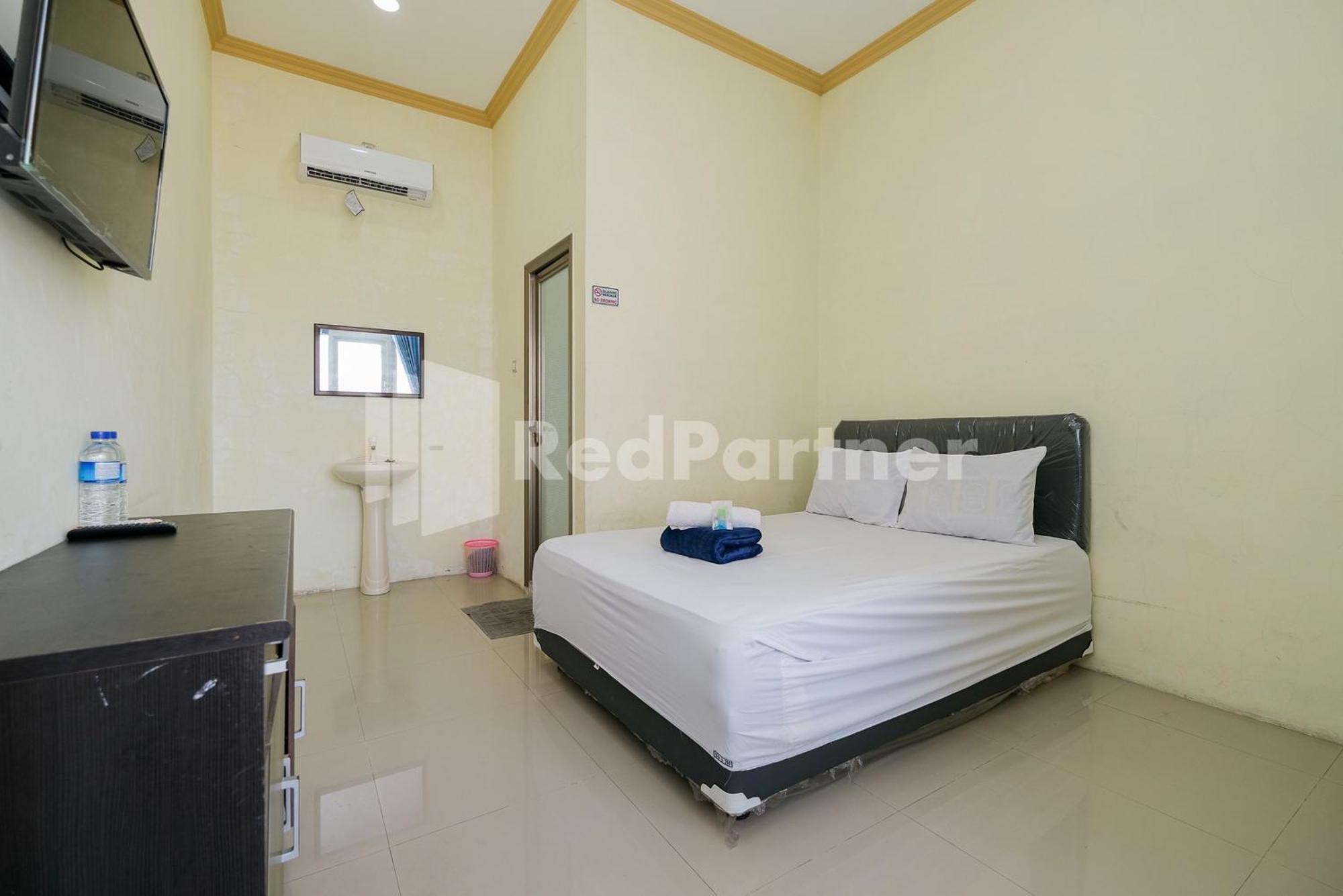 Grand Kencana Guesthouse Syariah Near Wisata Bahari Lamongan Paciran Экстерьер фото