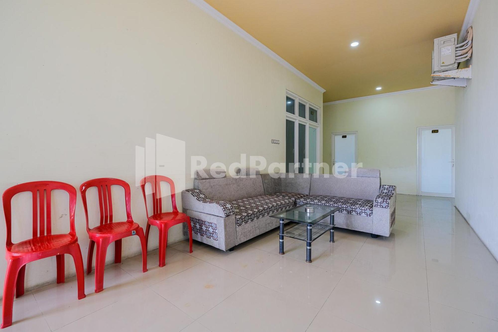 Grand Kencana Guesthouse Syariah Near Wisata Bahari Lamongan Paciran Экстерьер фото