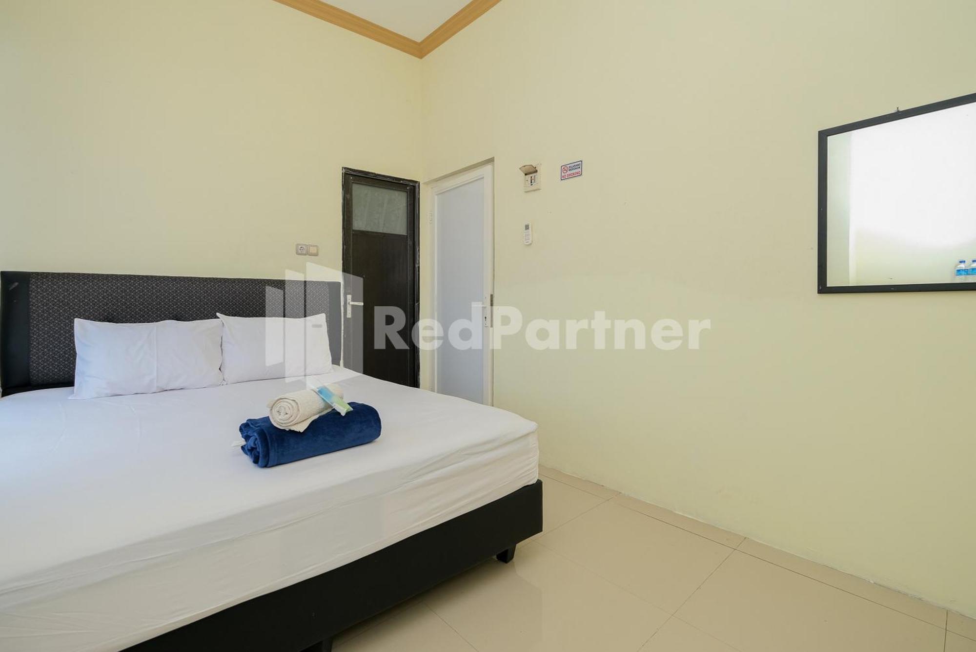 Grand Kencana Guesthouse Syariah Near Wisata Bahari Lamongan Paciran Экстерьер фото